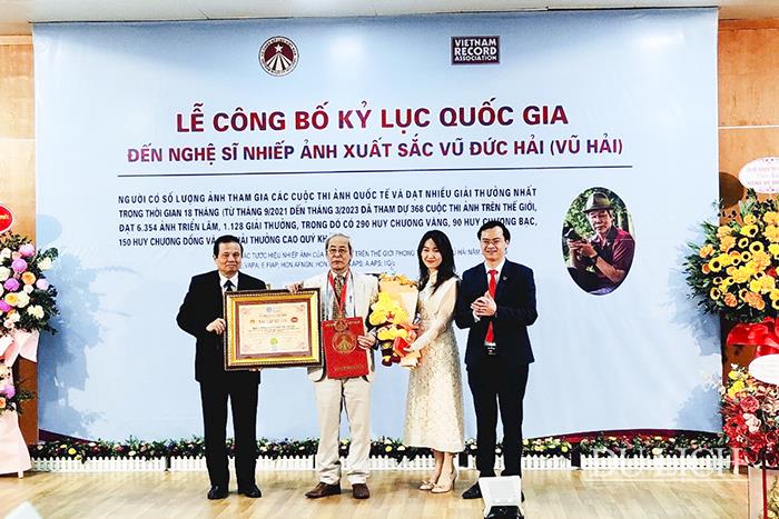 Lễ trao Kỷ lục quốc gia cho NSNA xuất sắc Vũ Hải